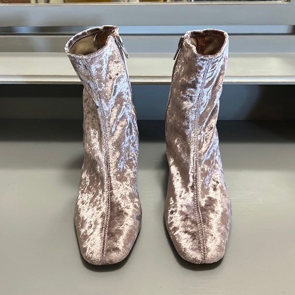 Jeffrey Campbell Shoes - Jeffrey Campbell Rose Gold/Pinky Crushed Velvet Sick Booties Size 7